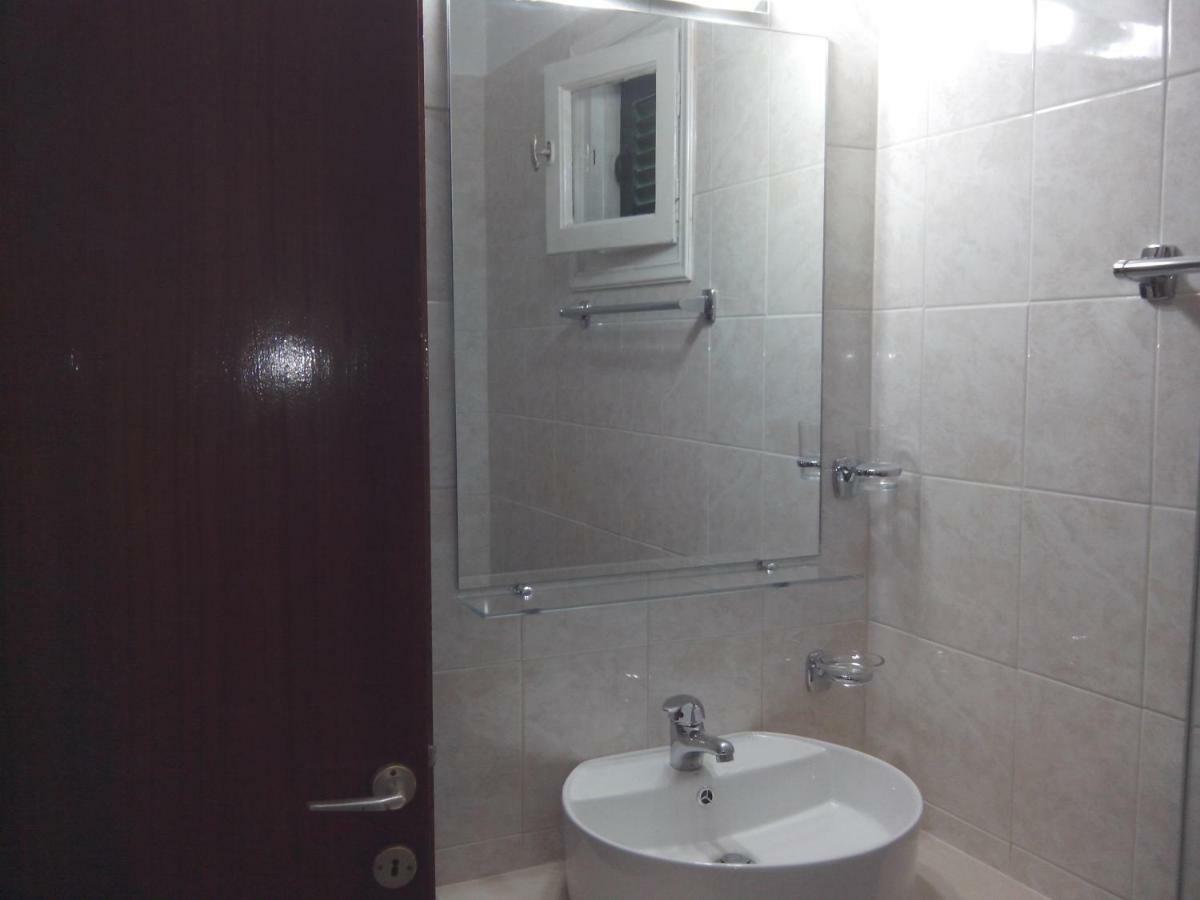 Alex Apartments Roda  Extérieur photo